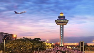 Aerolinky vykázali ženu z lietadla pre hlboký výstrih