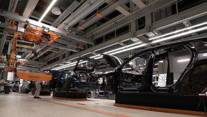 Automobilový priemysel je v kríze: Dokáže Európa ešte konkurovať Číne?