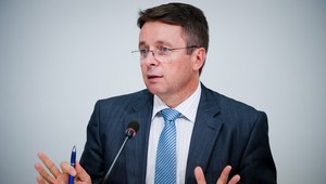 Ekonomika brzdí, porastieme len o 1,7 percenta