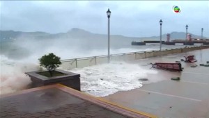 Tajfún udrel na Čínu. Za sebou zanecháva skazu a spúšť