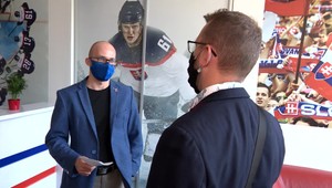 NAKA zasahovala na hokejovom zväze. Podľa informácií TV JOJ ide o prípad nákupu hokejok