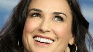 Krásna Demi Moore prišla o zuby!