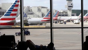 Trump svojím príkazom narobil chaos, posádky aeroliniek majú problémy