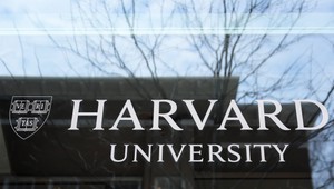 Harvard zažaloval Trumpovu administratívu pre zákaz zahraničných študentov
