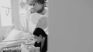 Plačkovej dcérka má len dva týždne a už dostala luxusnú kabelku za tisíce