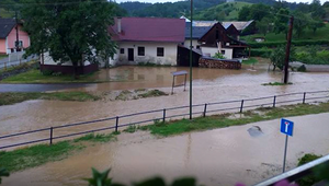 Prúd bral všetko, čo mu stálo v ceste. Hasiči odčerpávali vodu z pivníc aj domov