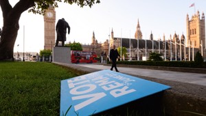 Británia sa po víťazstve brexitu chystá na politické zemetrasenie