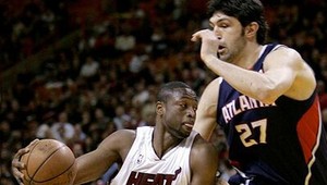 Miami zdolalo Atlantu a vyrovnalo stav série, exceloval Wade
