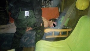 Kukláči zatkli väzňa Ľubomíra Behana, našli ho pod podlahou v spodnej bielizni