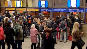 Obyvatelia obcí pri Bratislave sú zúfalí, zrušili im ranné vlaky