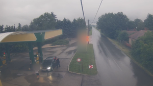 Dráma na benzínke: Mladík utiekol v cudzom aute, majiteľovi dolámal kosti