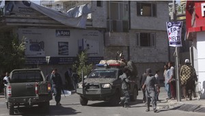 Pri bombovom útoku zomrelo najmenej 80 ľudí, stovky ľudí sú zranené