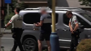 Šofér autobusu nafúkal takmer 2,6 promile. Po zákaze šoférovania prišiel aj o prácu