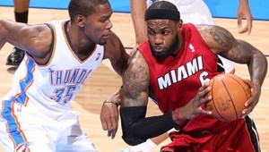NBA: Fisher ôsmykrát o titul, James a Durant o prvý triumf