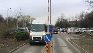 Parkovanie pred štátnymi nemocnicami má byť zadarmo