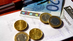 Zadlžovanie Slovákov narastá, približujeme sa k vyspelým krajinám