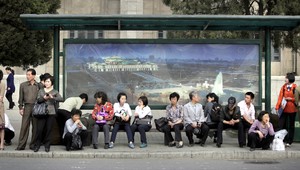 Zbehov zo Severnej Kórey ubúda. Kim zlepšil ekonomiku i propagandu