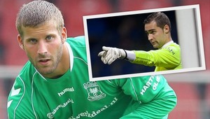 Ale toto sa kolegovi predsa nerobí... Jeden brankár hrdina, druhý koreň!