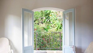 Bude zakázané otvárať okná? O chvíľu u nás začne platiť nová európska smernica