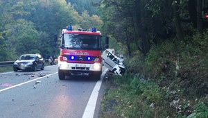 Vážna dopravná nehoda sa skončila tragicky. V autobuse boli desiatky cestujúcich