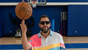 Taylor a Travisa oddal hviezdny Adam Sandler! TOTO je zásadná rada, ktorú dal mladomanželom!