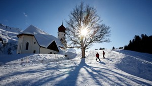 Zima neustupuje, cesty na Zemplíne sú neprejazdné