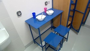 Väzba mladistvých je o niečo iná ako u dospelých. Vyskúša si to aj Daniela (14)