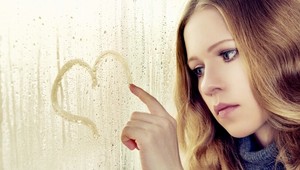 Dávid (19) opil a znásilnil dievča (13), jej kamarátka (12) sa pozerala