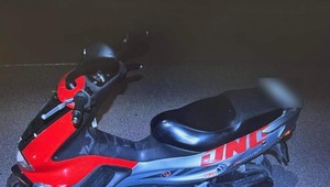 Smrteľná jazda na skútri: Vodič nemal na hlave prilbu