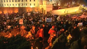 VIDEO: Protest proti Gorile nabral na sile, zasahovali ťažkoodenci