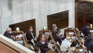 Poslanci OĽaNO navrhujú zatvoriť obchody počas nedieľ