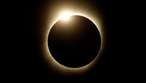 Ázia zažila najdlhšie zatmenie Slnka v 21. storočí