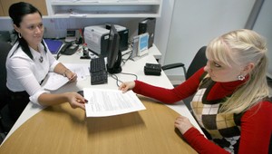 Premiér Fico chce bankám zatrhnúť zvyšovanie poplatkov!