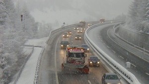 Zima dorazila. Meteorológovia varujú pred snehovými závejmi