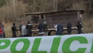 Toporecký salaš obsadili kriminalisti. Nepochopiteľnú tragédiu oživili hrozivé scény