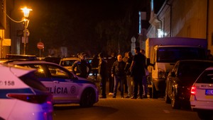 Stav ženy zranenej pri streľbe v centre Bratislavy sa zlepšuje