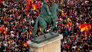 Španieli chcú po abdikácii kráľa pád monarchie