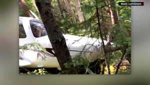 VIDEO: Pri lete mužovi zlyhal motor, svoju záchranu nakrútil na video