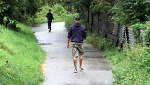 Na Dominika (20) za bieleho dňa zaútočili piati muži