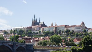 Slováci v Česku zarábajú viac ako domáci. Na Slovensku prichádzame o najšikovnejších