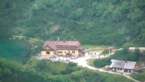 Nové záchytné parkovisko pre 450 áut. V Tatranskej Lomnici už premáva kyvadlová doprava na Bielu Vodu