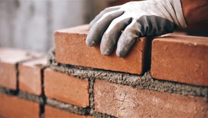 Stavbári a stavebné firmy by mali zbystriť pozornosť: Do platnosti vstúpi nový stavebný zákon