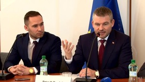 Rokovanie vlády netradične v piatok. SNS totiž hodnotila situáciu