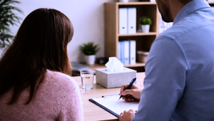 Obete trestných činov nemusia zostať samy. Pomoc je bezplatná a anonymná