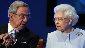 Smrť kráľa je veľkou ranou pre Kate a Williama, najmä princ mal k panovníkovi blízko!