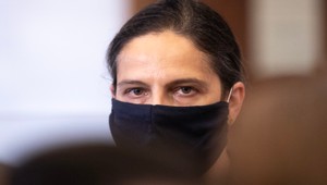 Vďaka pozmeňovaciemu návrhu sa udelí hlave štátu právomoc odvolávať vysokoškolských profesorov