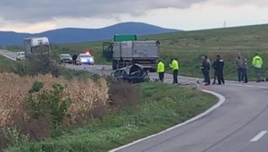 Tragické ráno na cestách. Čelná zrážka si vyžiadala tri životy
