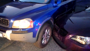 Nočná naháňačka v Bratislave skončila nárazom a zadržaním vodiča bez vodičského preukazu