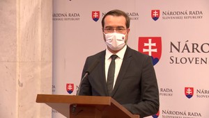 Krajčí chce sprísniť zákaz vychádzania: Budeme musieť hlásiť odchod z domu cez SMS?