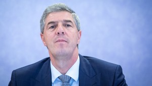 Ficov návrh na zmrazovanie platov Bugár nepodporí